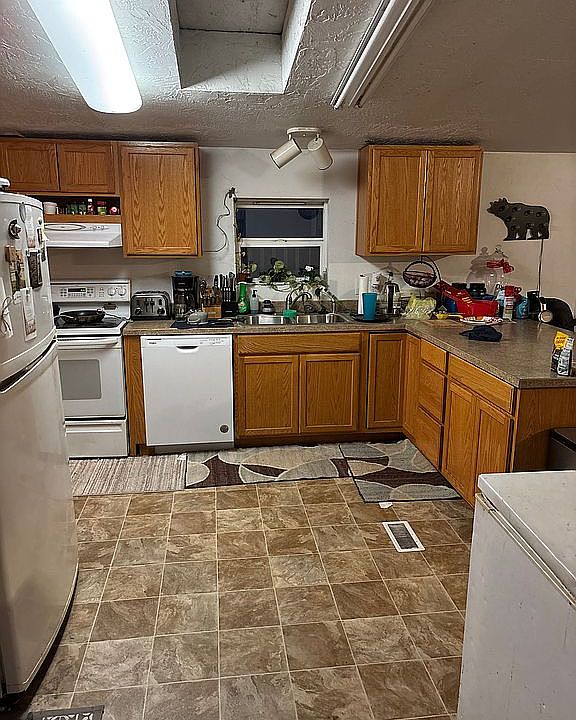 2nd image of 3710 S A St