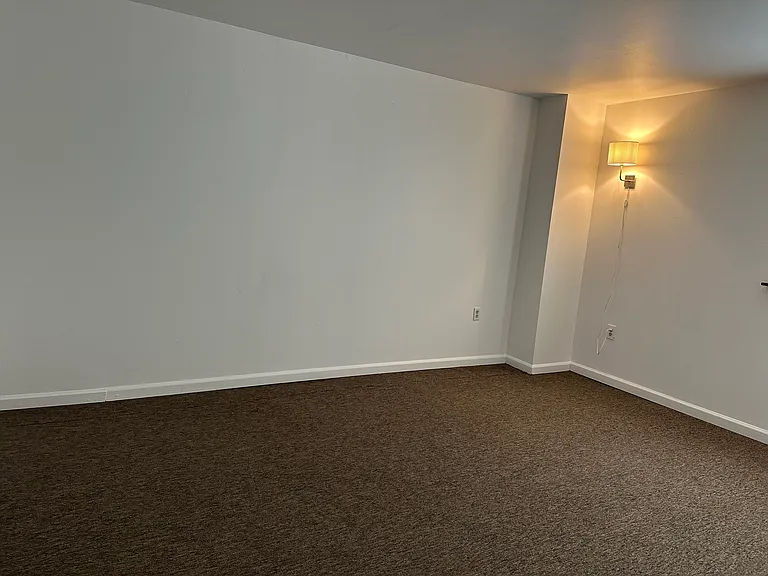 576 Greenville Tpke — Photo 6