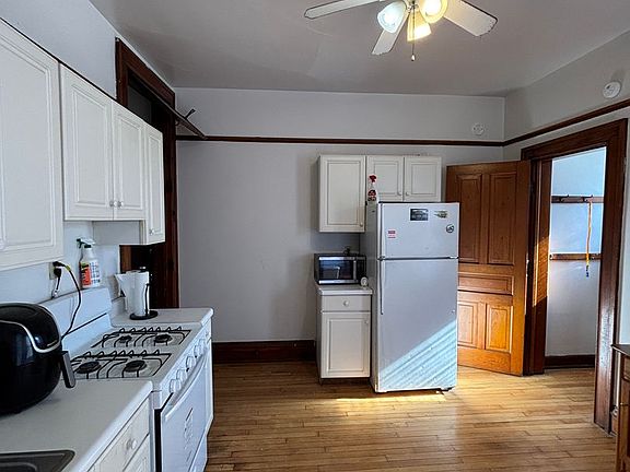 2nd image of 2531 N Farwell Ave #3