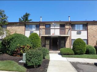 408 Cricket Ln, Woodbridge, NJ 07095