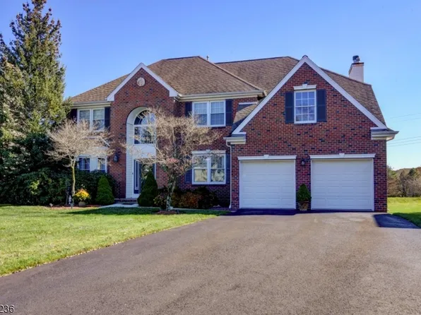 7 Irving Ct, Roxbury Twp., NJ 07852