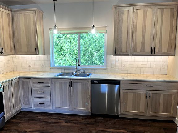 4th image of 3010 Nellie Way