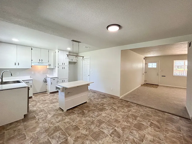 210 SW 142nd Ave — Photo 30