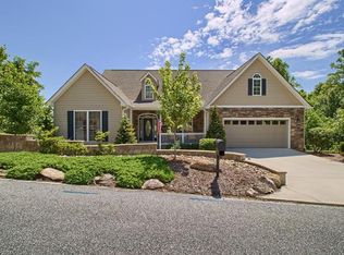 48 Bay Willow Ct, Hendersonville, NC 28791