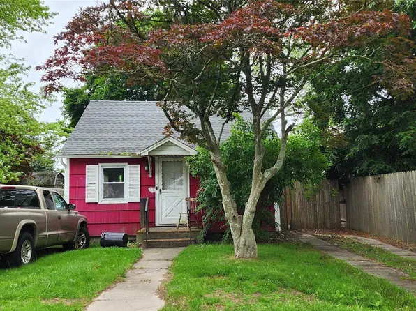 202 Forest Road W, Mastic Beach, NY 11951