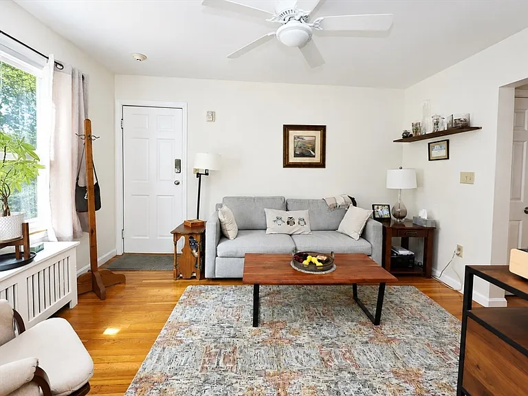11 Sterling Park #1R — Photo 11