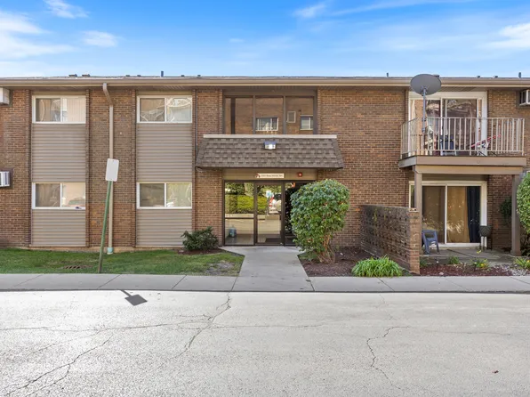 2301 Beau Monde Ter APT 105, Lisle, IL 60532