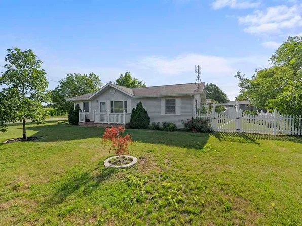 1616 N 4th Ave, Washington, IA 52353