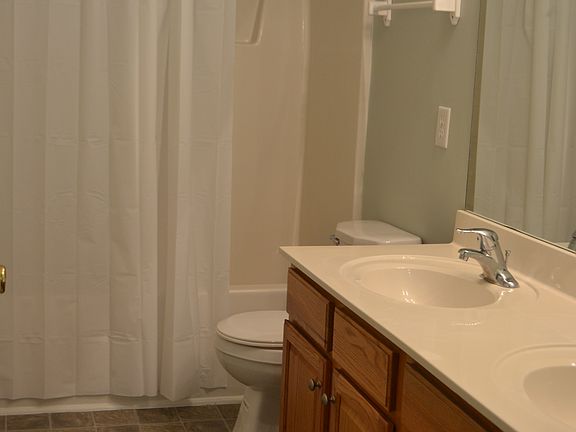 master bath w/double sinks