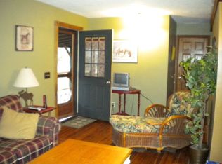 580 Hoosier Rdg, Byrdstown, TN 38549