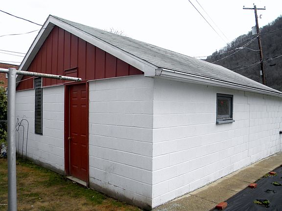 2nd image of 318 Huron Ave