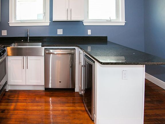 2nd image of 376 Prospect St #3