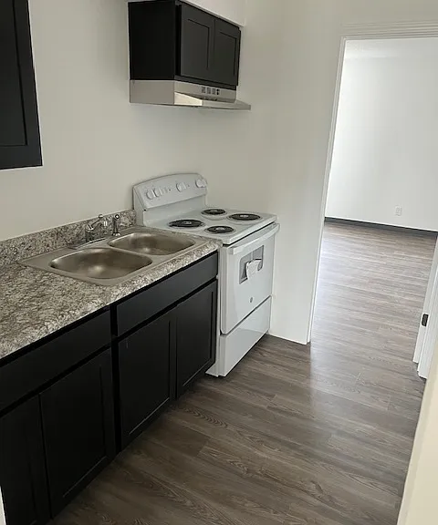 438 Martin Rd #B — Photo 2