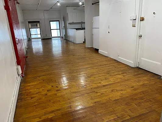 Rented by Jeffrey M Weinstein, LREB | media 25