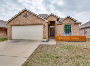 8632 Wagon Trl, Aubrey, TX 76227