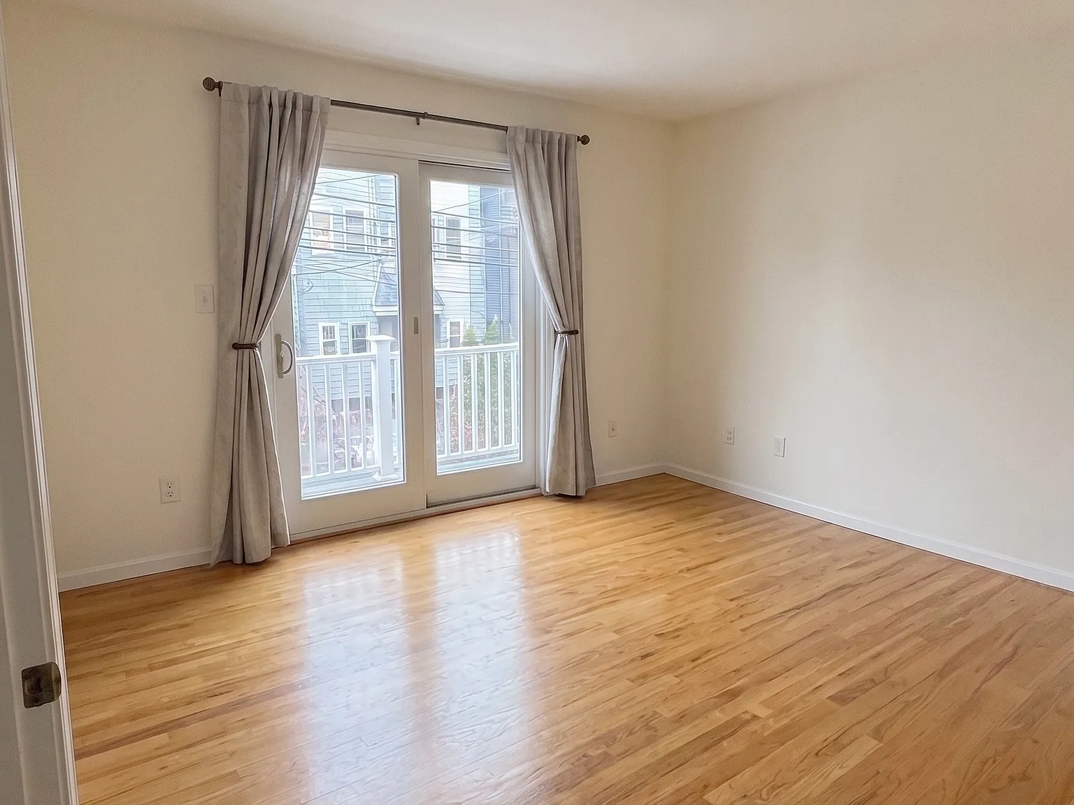 2 bed, 1100 sqft, $2,850 — Photo 1