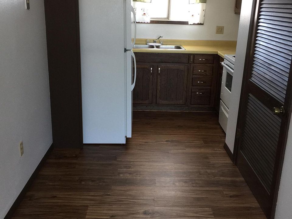 2nd image of 700 Wisconsin St APT 14