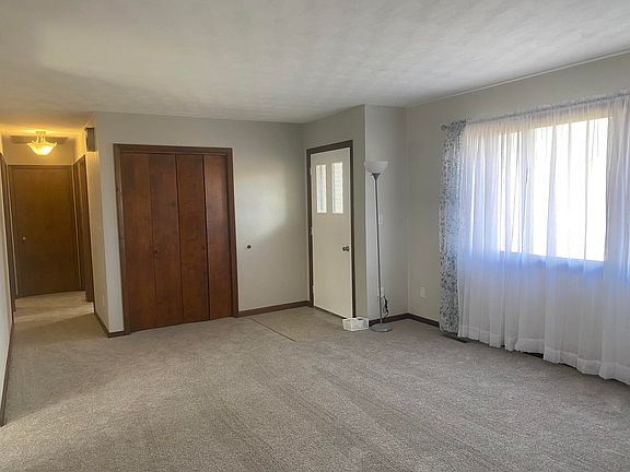 4th image of 712 Barry Ave
