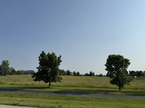 43W479 Prairie Valley Dr, St Charles, IL 60175