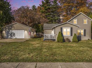 324 Washington St, Port Austin, MI 48467