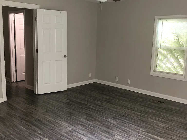 1290 Louisville Hwy — Photo 15