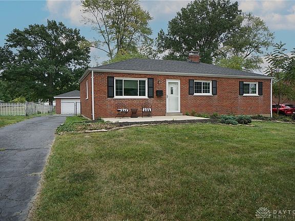 3rd image of 8964 Applewood Dr
