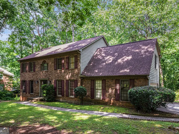 275 Brandon Mill Cir, Fayetteville, GA 30214