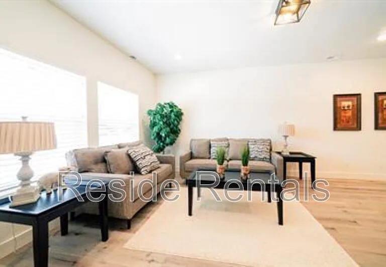 220 N Spring Creek Pkwy #10 — Photo 4