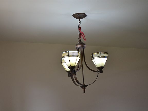 5th image of 2213 Yount St