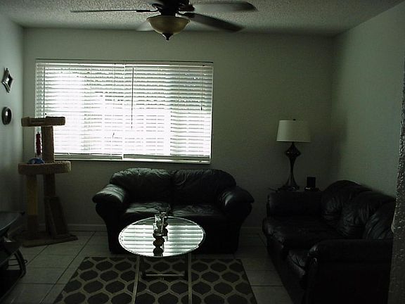 4th image of 2311 Escarpa Dr N