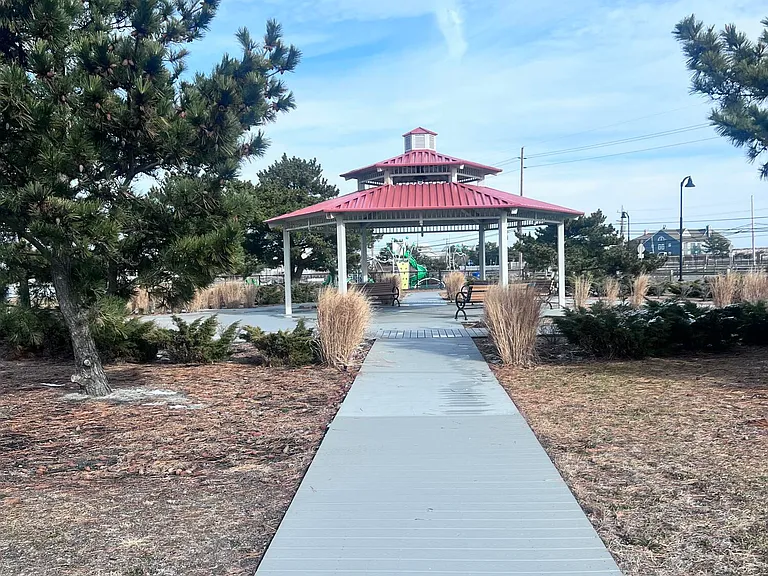 447 Highway 35 N — Photo 50