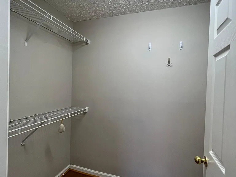 7037 Penbrook Dr — Photo 17