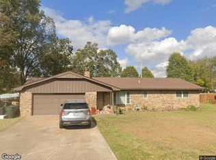 1317 E Hickory St, Okmulgee, OK 74447