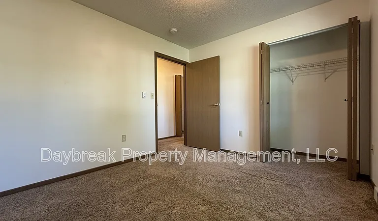 317 16th St S #4 — Photo 17