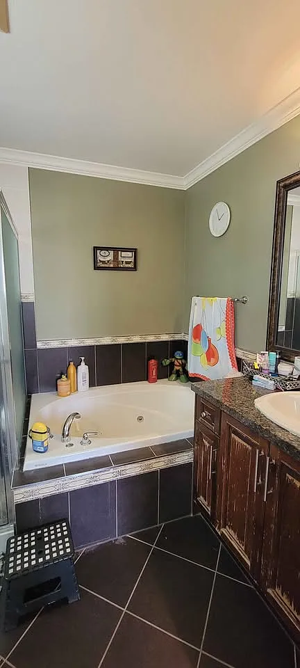 6 bed, 2250 sqft, $5,500 — Photo 3