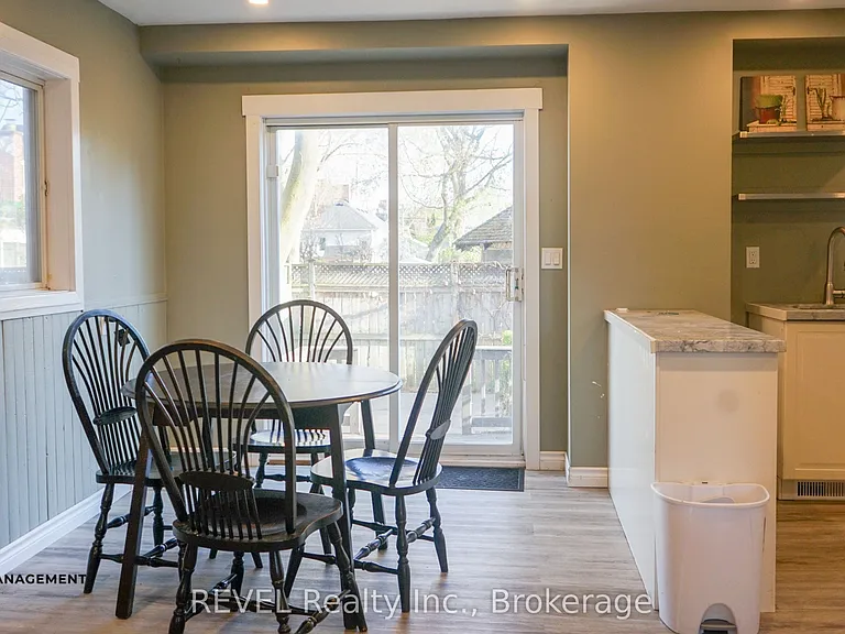 32 Edmund St — Photo 5