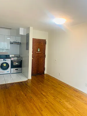 Rented by 18 REALTY | media 6