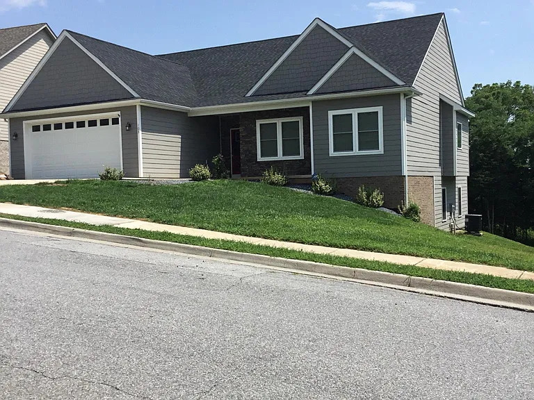 101 Stonewall Jackson Blvd — Photo 8