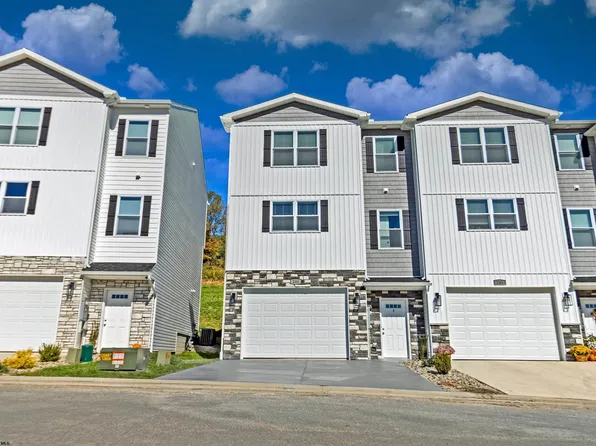 248 Red Oak Ln, Morgantown, WV 26501