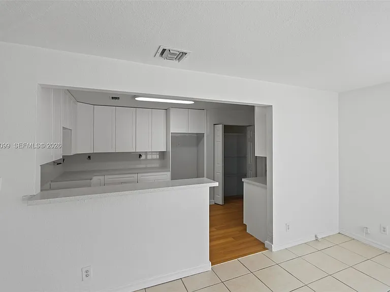 841 NW 10th St — Photo 3