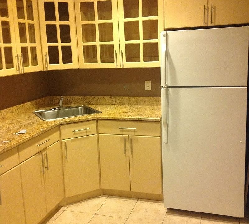 1st image of 1927 76th St