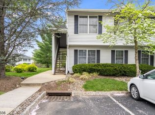 244 Nuthatch Ct, Three Bridges, NJ 08887