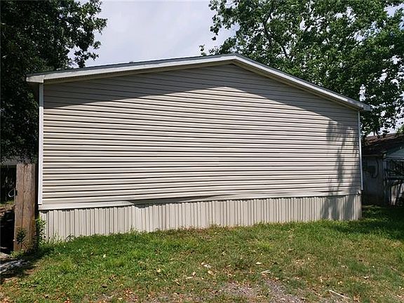 4th image of 339 Carolyn Dr