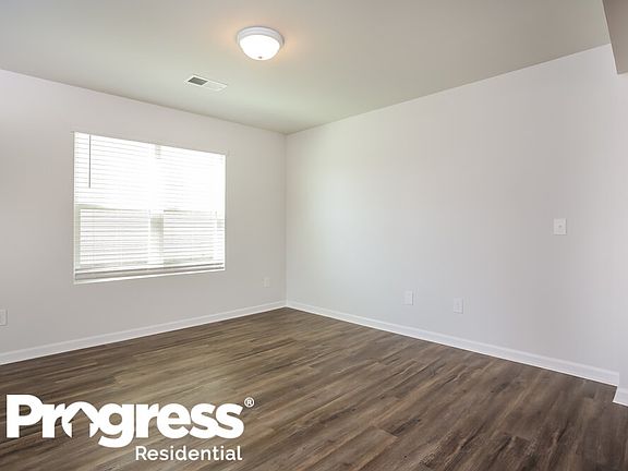 5th image of 519 Pollyanna Dr