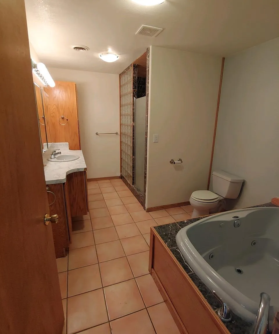 2 bed, 1.5 bath, 6000 sqft, $2,800 — Photo 4