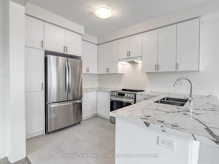 34 Attwater Dr E — Photo 14