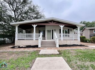 810 Elizabeth Rd, Terrell Hills, TX 78209