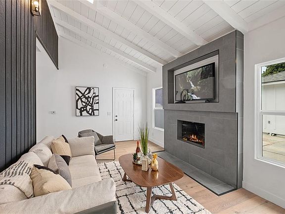 5th image of 373 Victoria St #2