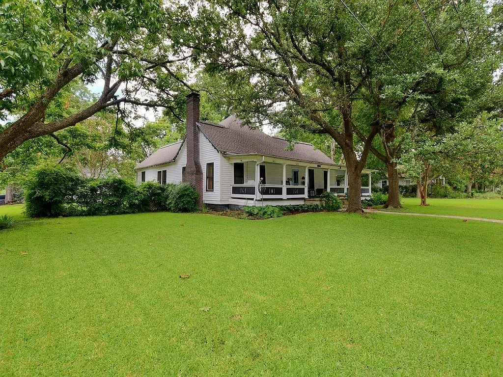 Building Photo - 1503 S Elm St