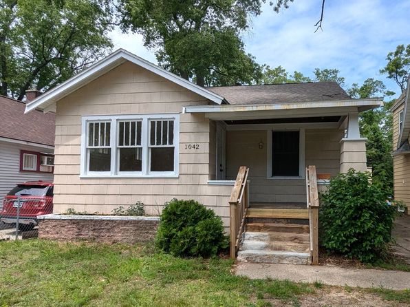 1042 Ada Ave